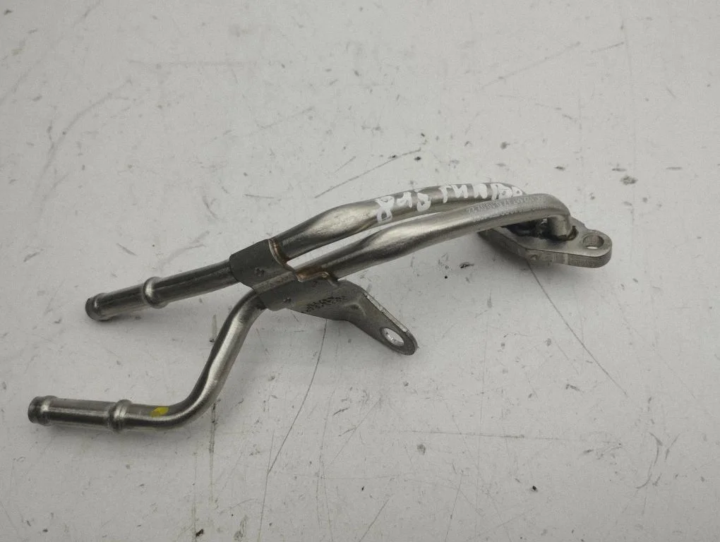 Turbo turbocharger oiling pipe/hose 05C122447J