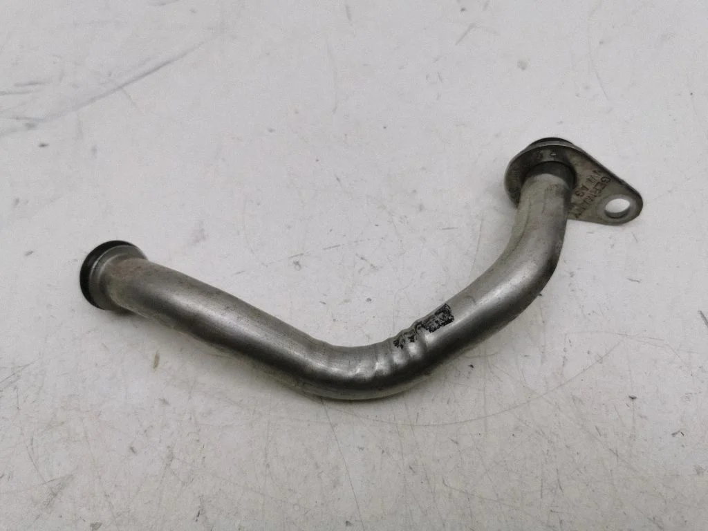 Turbo turbocharger oiling pipe/hose 05C145735A