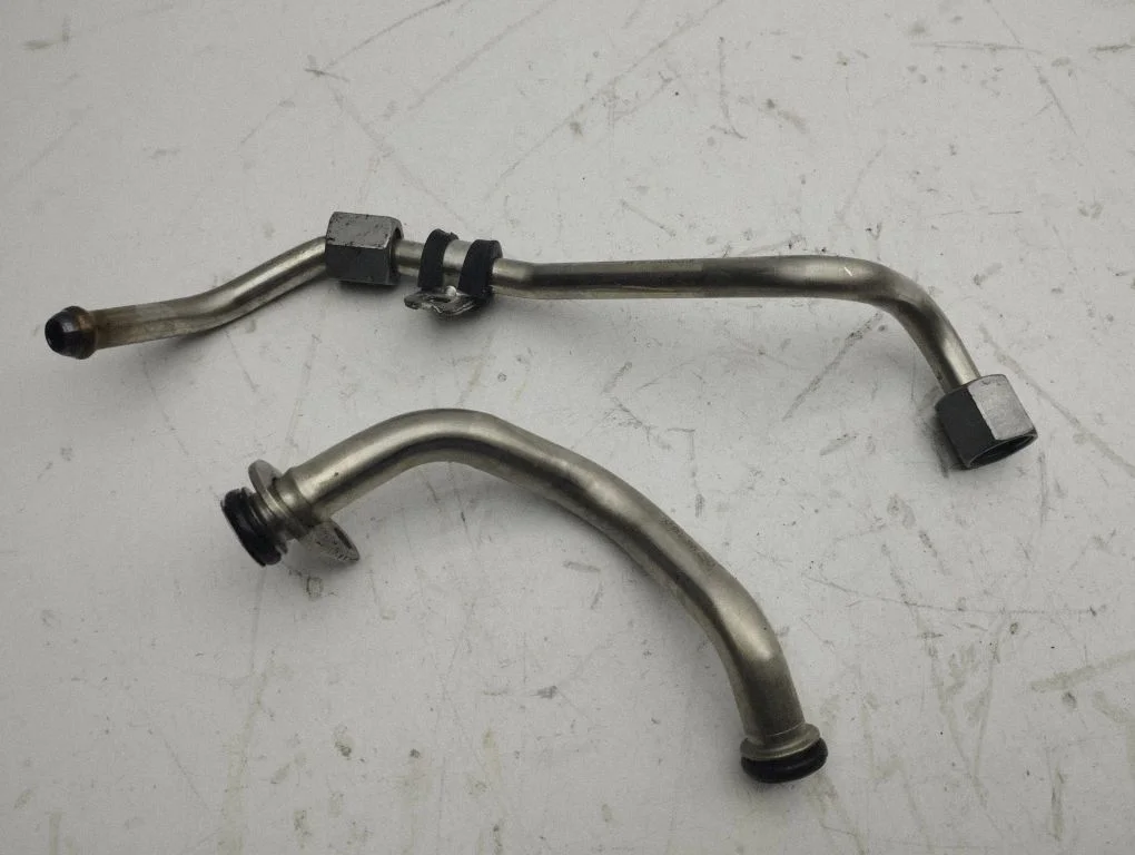 Turbo turbocharger oiling pipe/hose 05C130241B