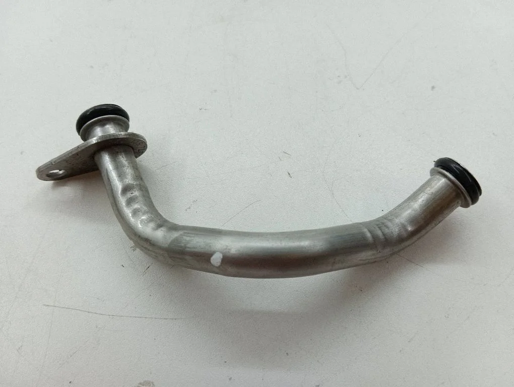 Turbo turbocharger oiling pipe/hose 05C145735A