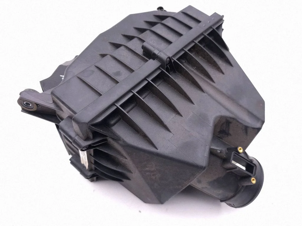 Air filter box M8E29H709DD