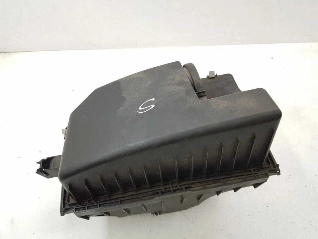 Air filter box 8638962