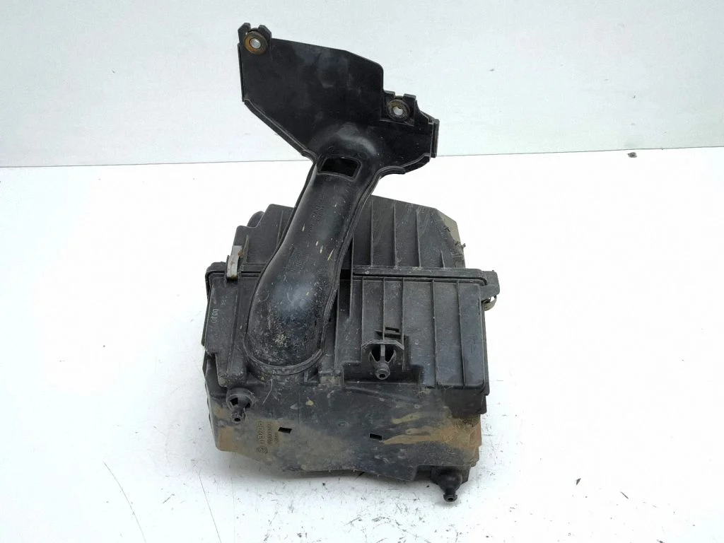 Air filter box R2AX13Z02