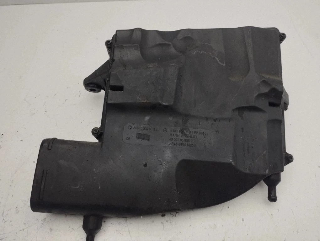 Air filter box A6420902101