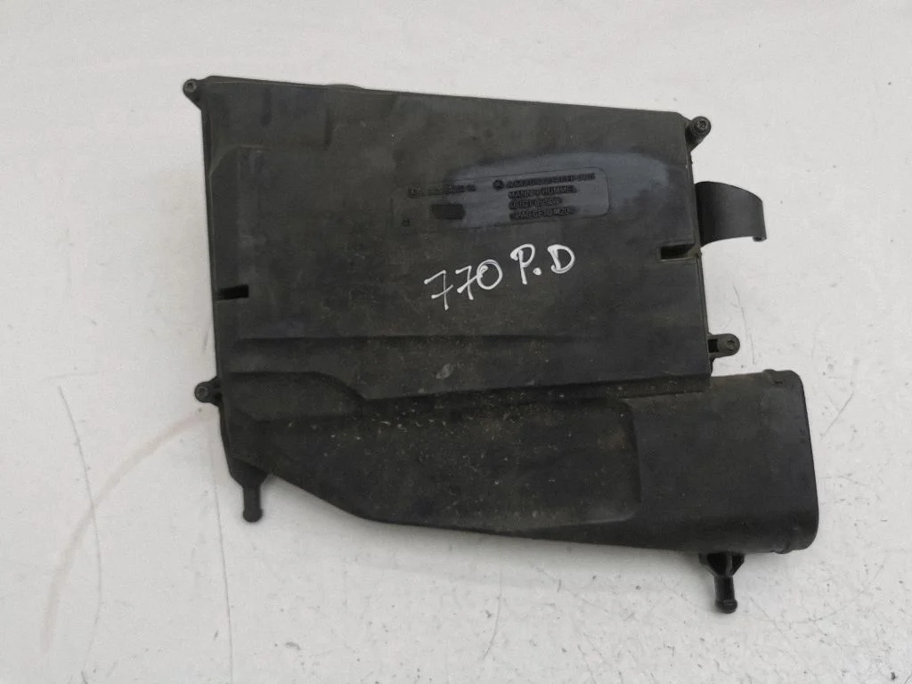 Air filter box A6420940204