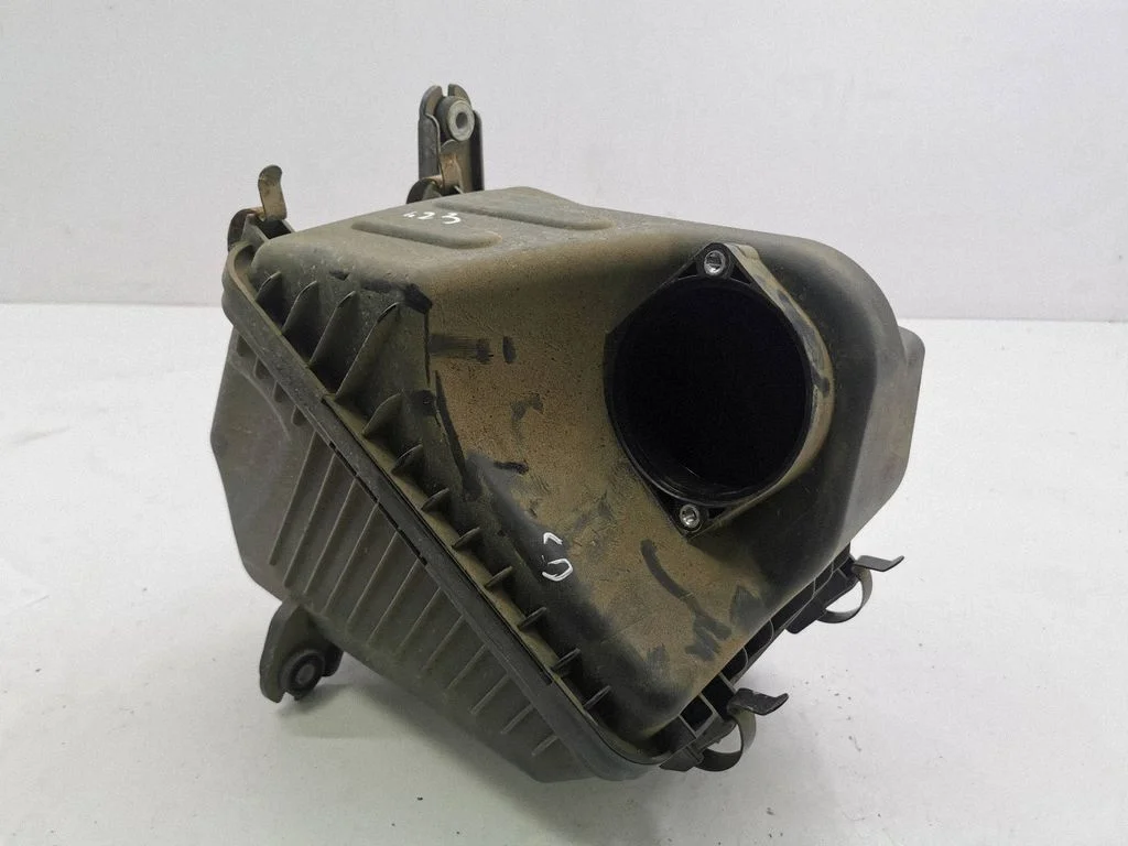 Air filter box 281102P300