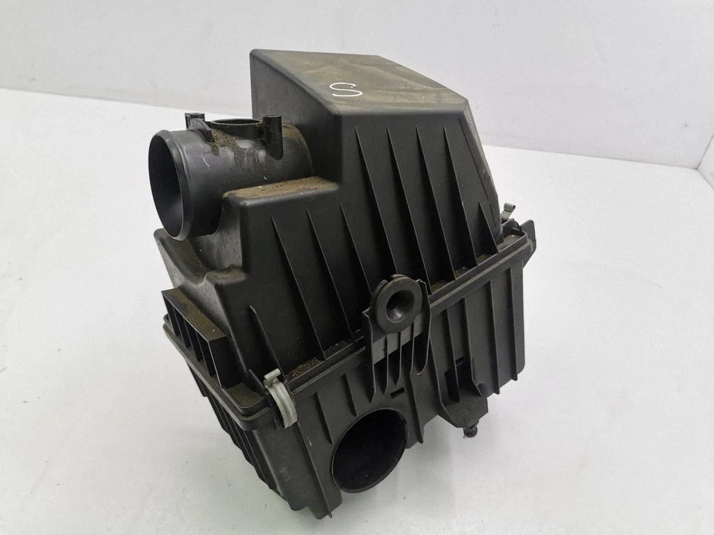 Air filter box R2AX13Z02