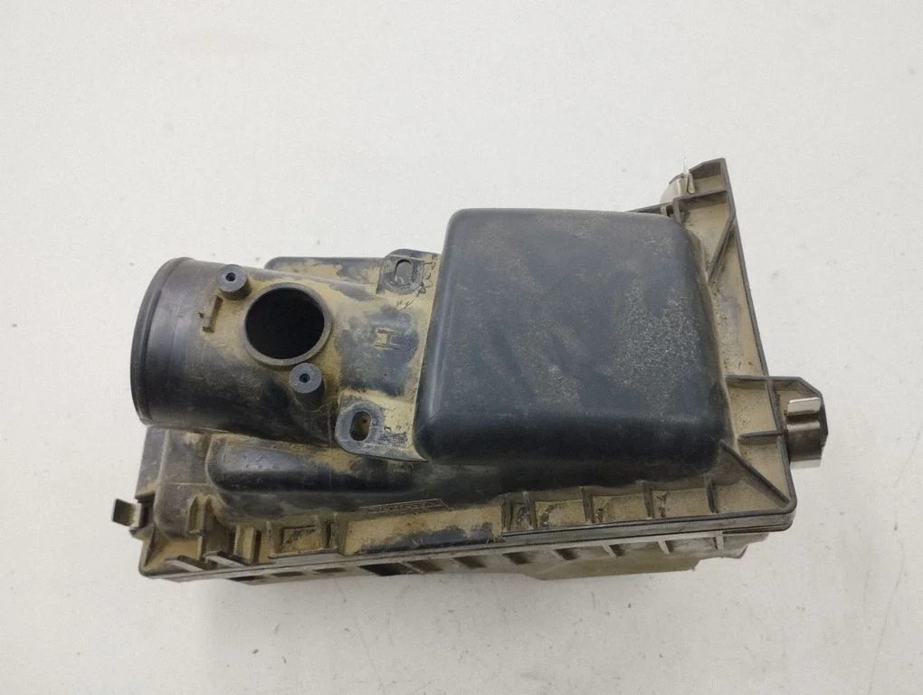 Air filter box – Toyota Corolla Verso AR10 (2004-2009)