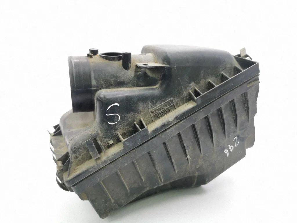 Air filter box – Toyota Corolla Verso AR10 (2004-2009)