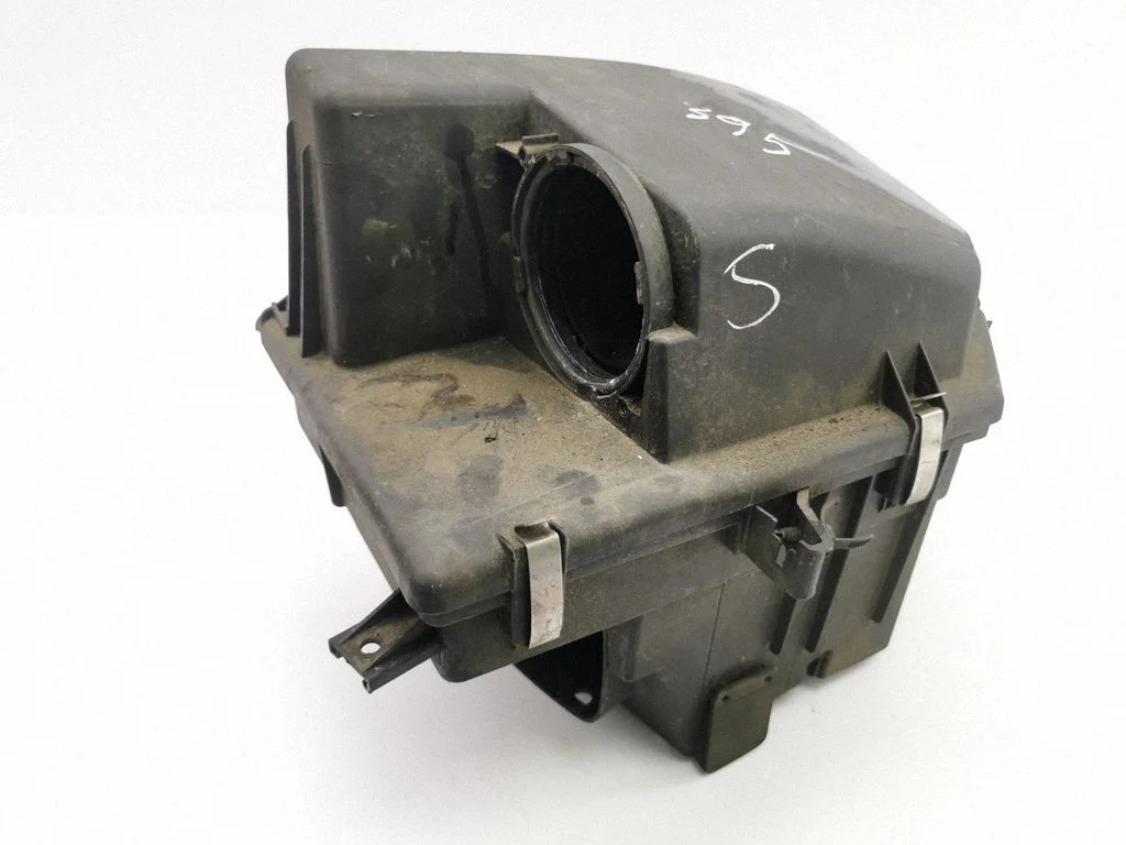 Air filter box 8638962
