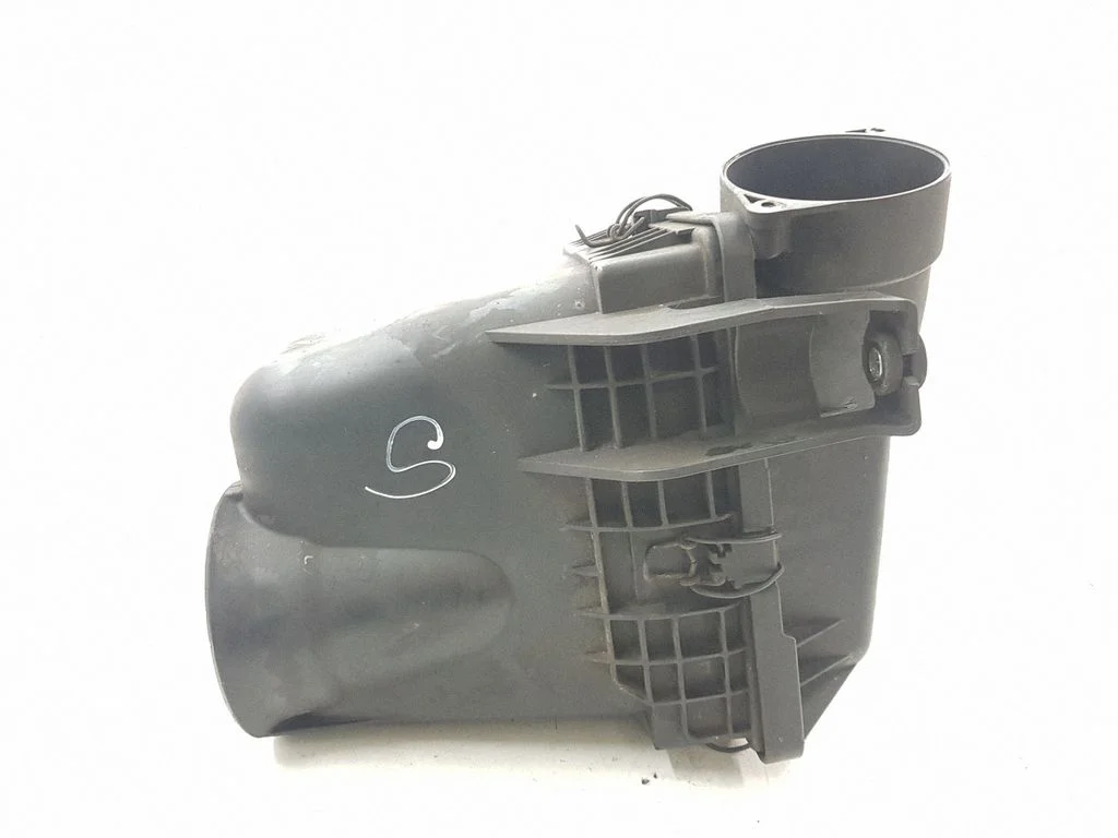 Air filter box 0111018A