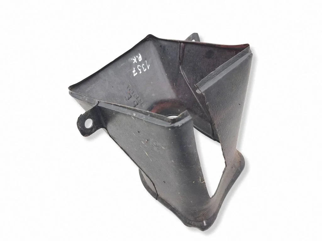 Air intake duct part B640797