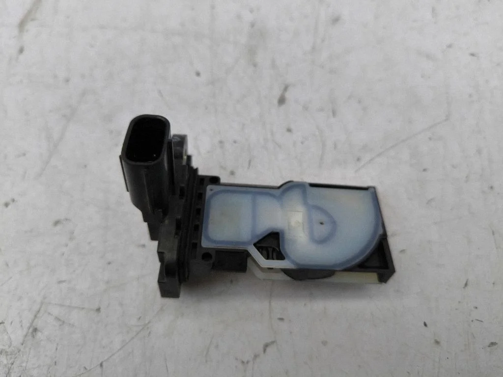 Mass air flow meter 22204F2010
