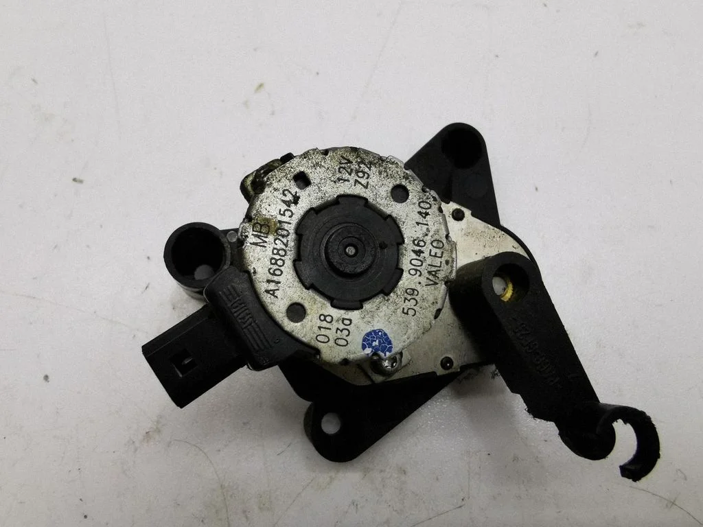 Ieplūdes kolektora vārsta motoriņš A1688201542
