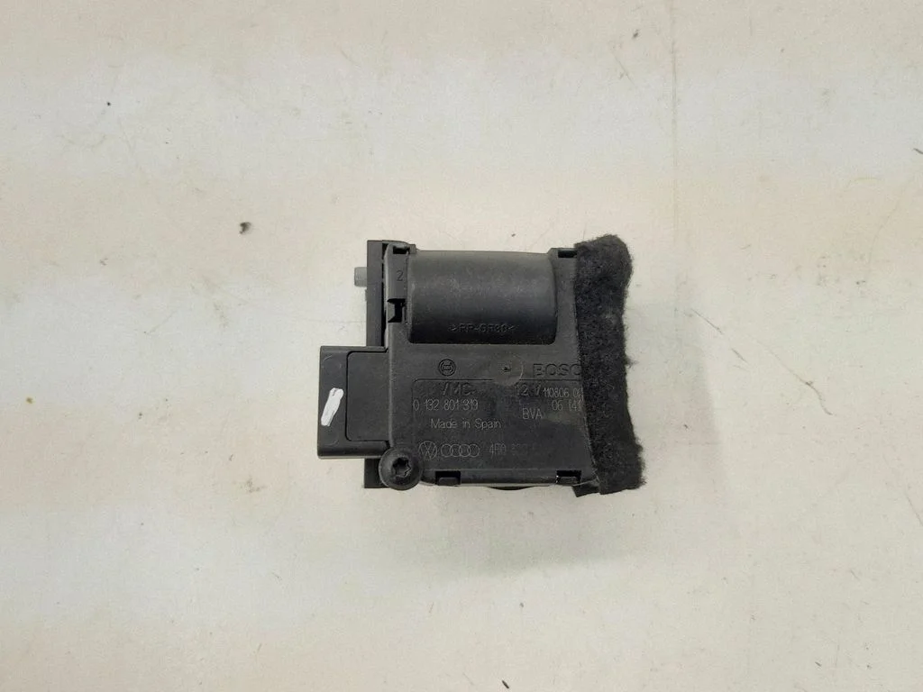 Ieplūdes kolektora vārsta motoriņš 132801319