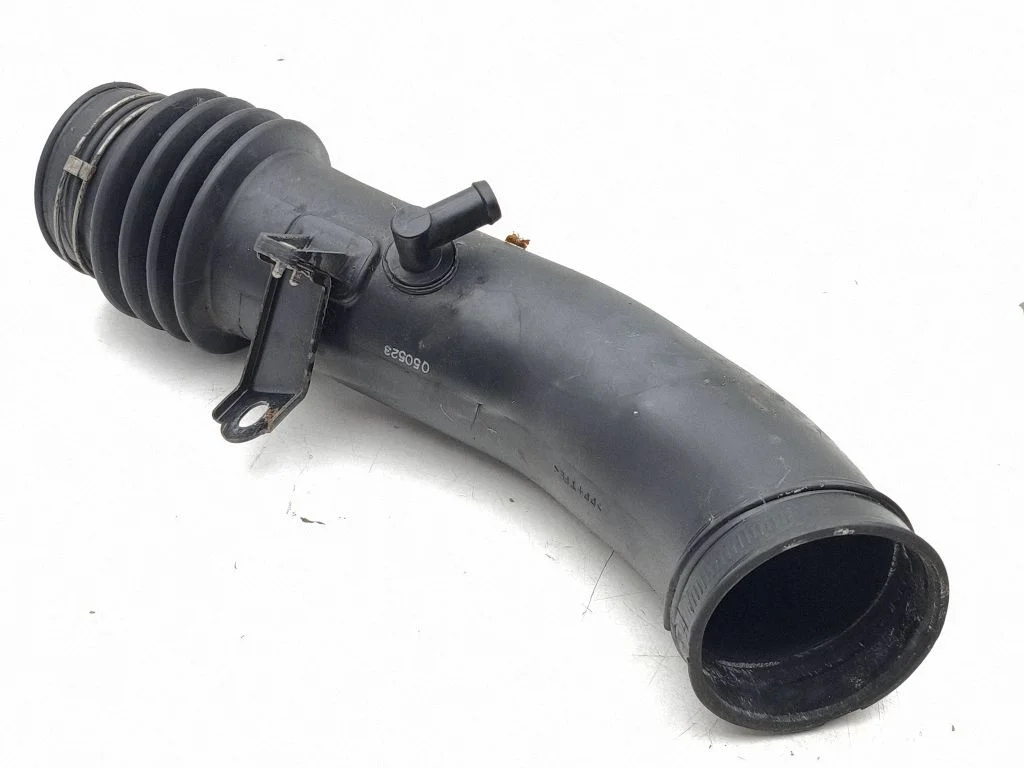 Air intake hose/pipe 050523
