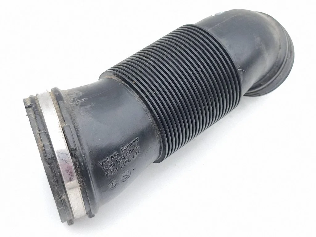 Õhu sisselaske voolik (-ud)/ toru (-d) 5Q0129684C