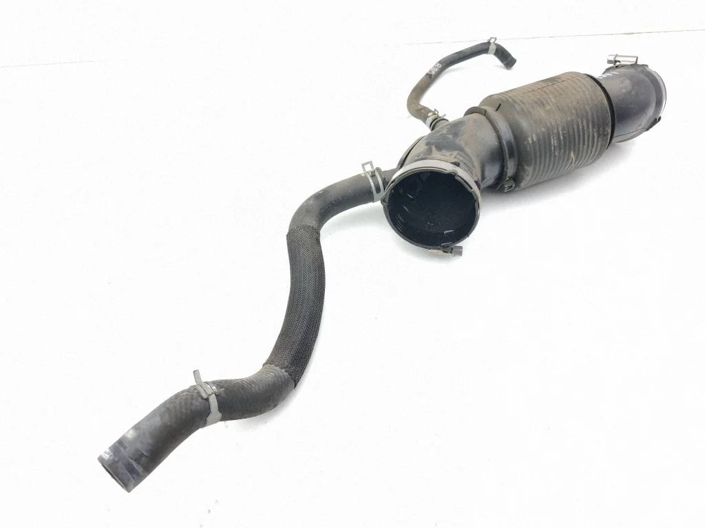Õhu sisselaske voolik (-ud)/ toru (-d) 28130N9400