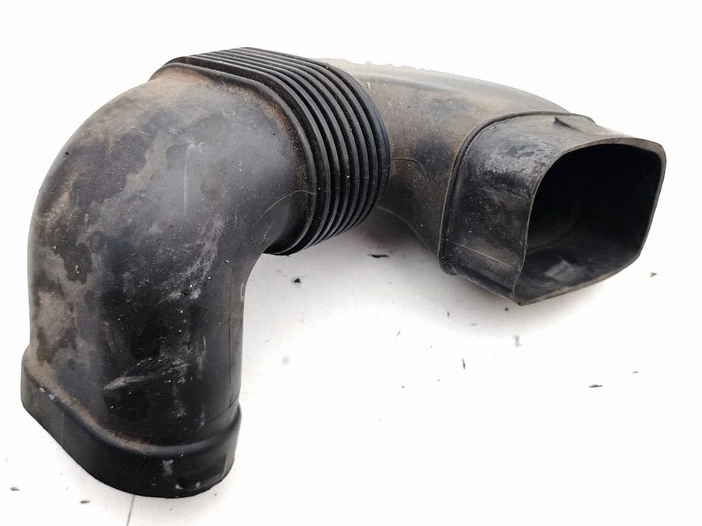 Air intake hose/pipe