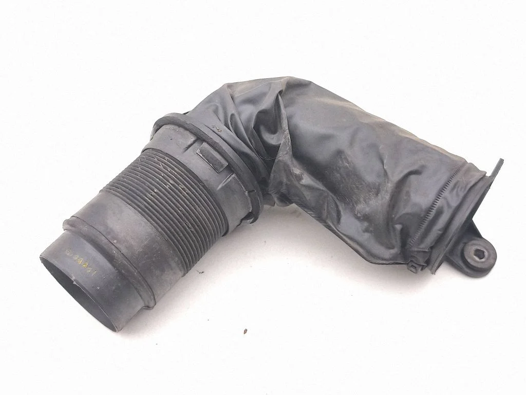 Air intake hose/pipe