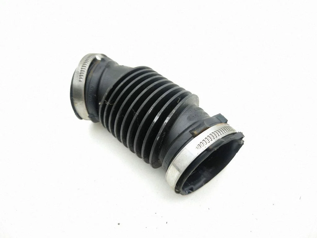 Air intake hose/pipe 165750995