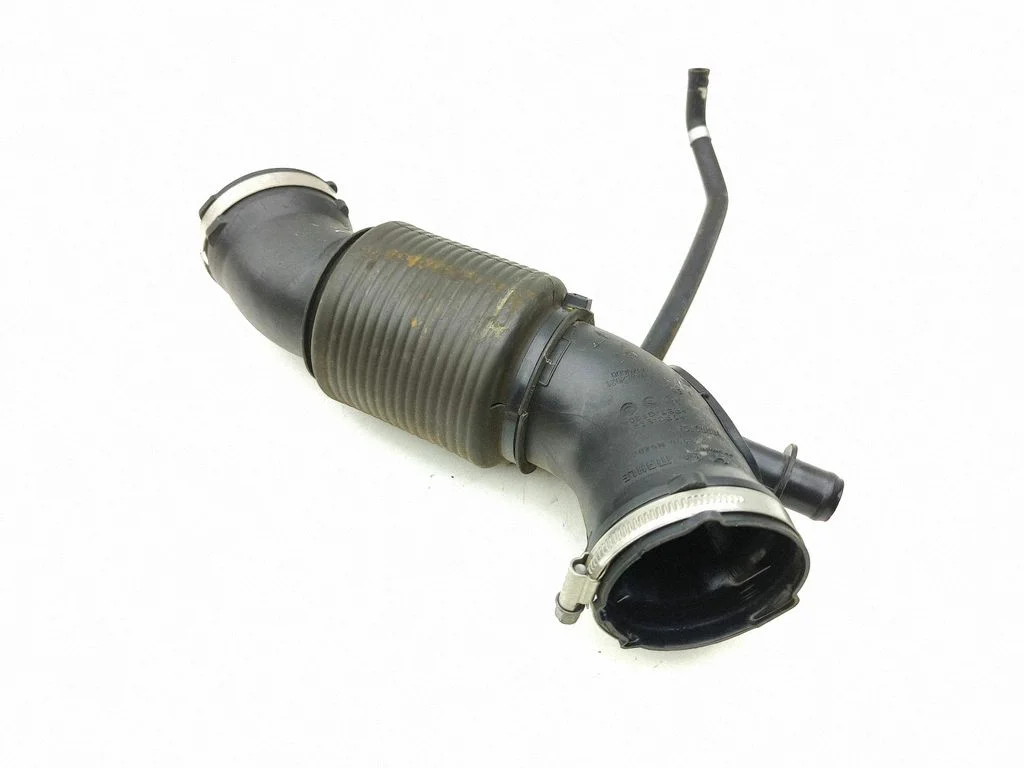 Air intake hose/pipe 28130N9400