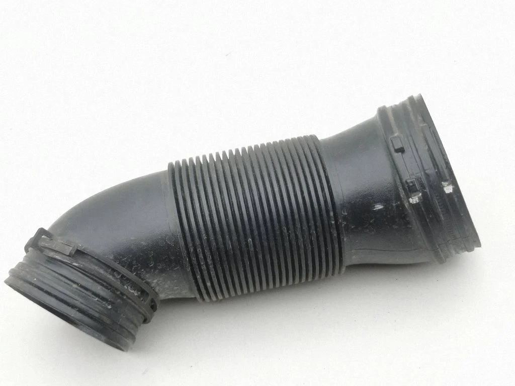 Šļūtene (-es)/ caurule (-es) 5Q0129684D
