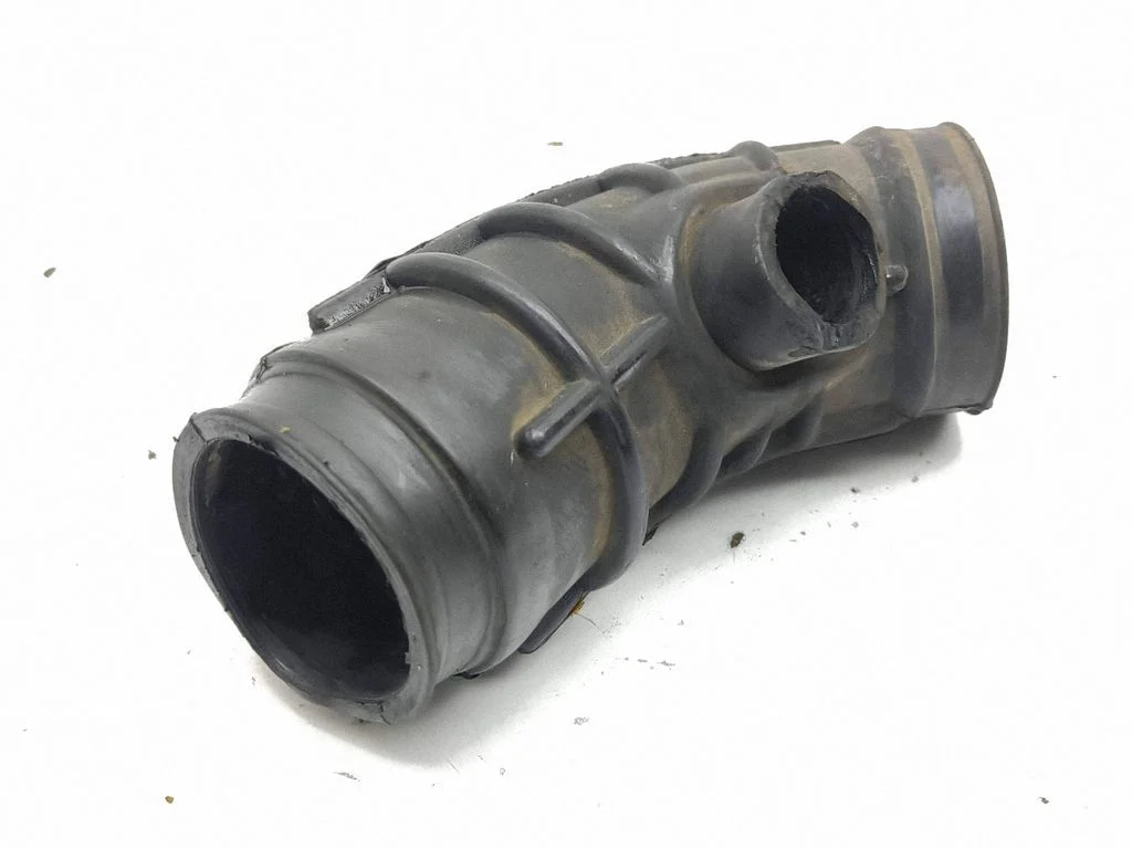 Air intake hose/pipe