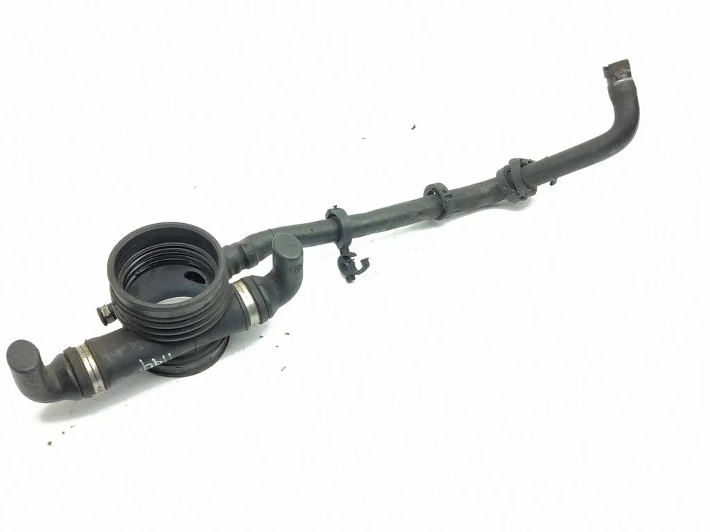 Air intake hose/pipe F1004061