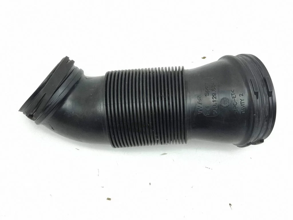 Air intake hose/pipe 5Q0129684D