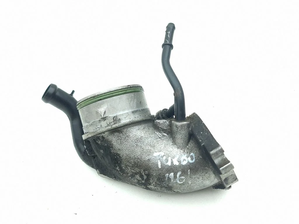 Air intake hose/pipe 07C145699B