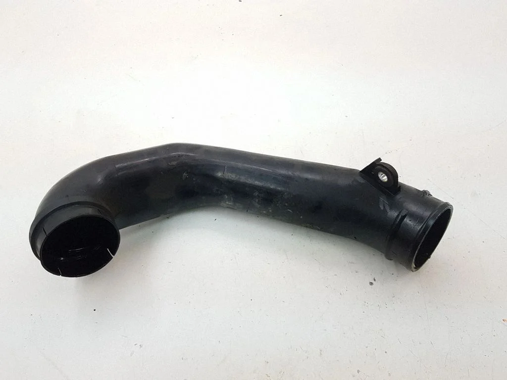 Air intake hose/pipe 1505A392