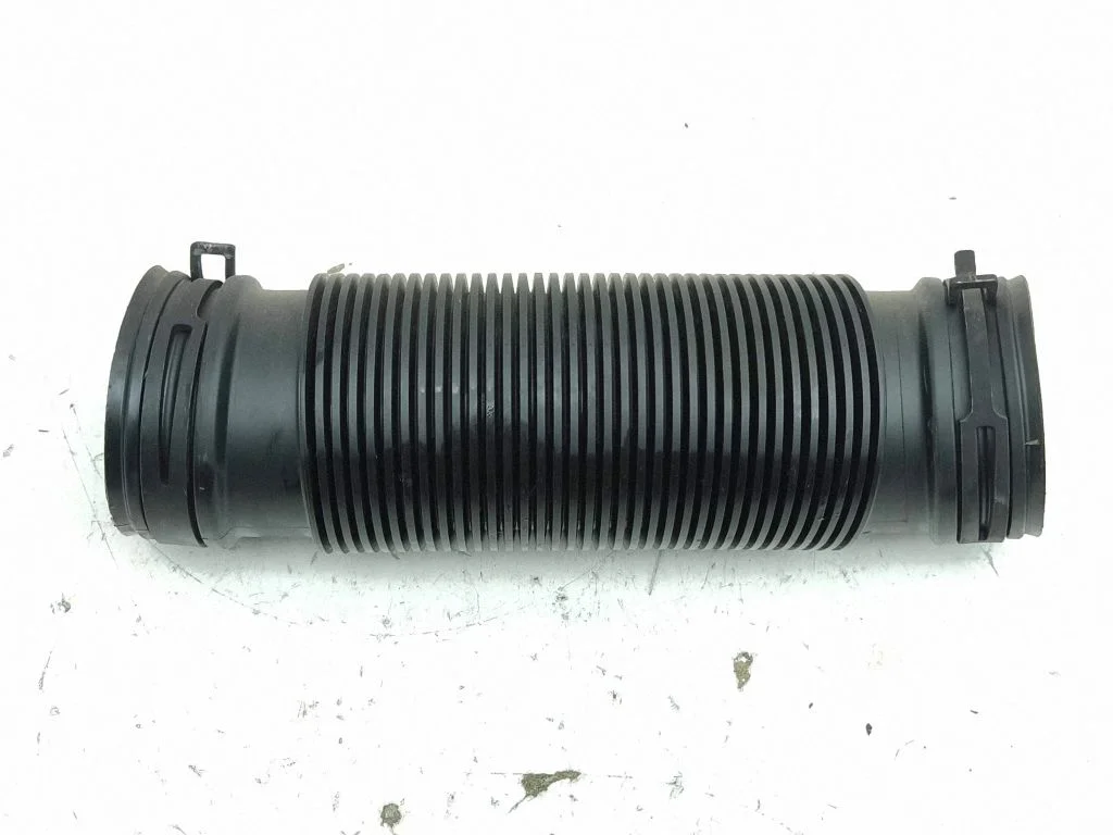 Air intake hose/pipe 5Q0129618E
