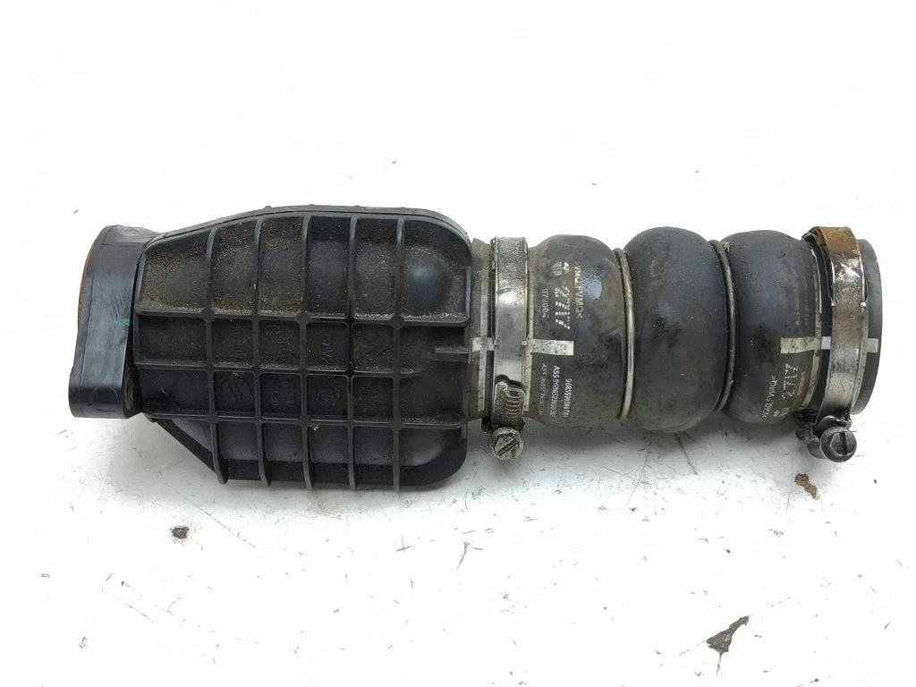 Air intake hose/pipe 9687261180