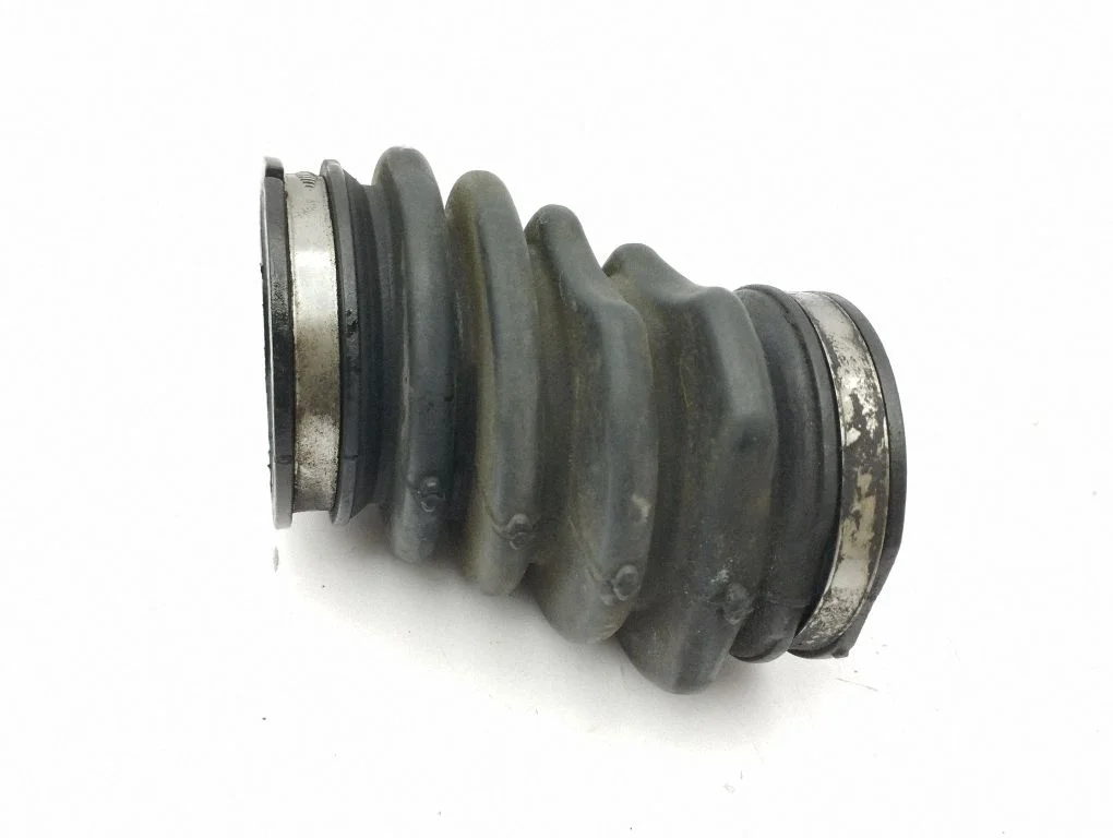 Air intake hose/pipe