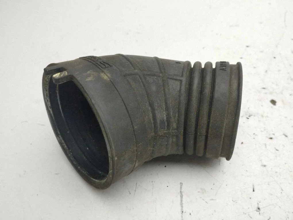 Air intake hose/pipe