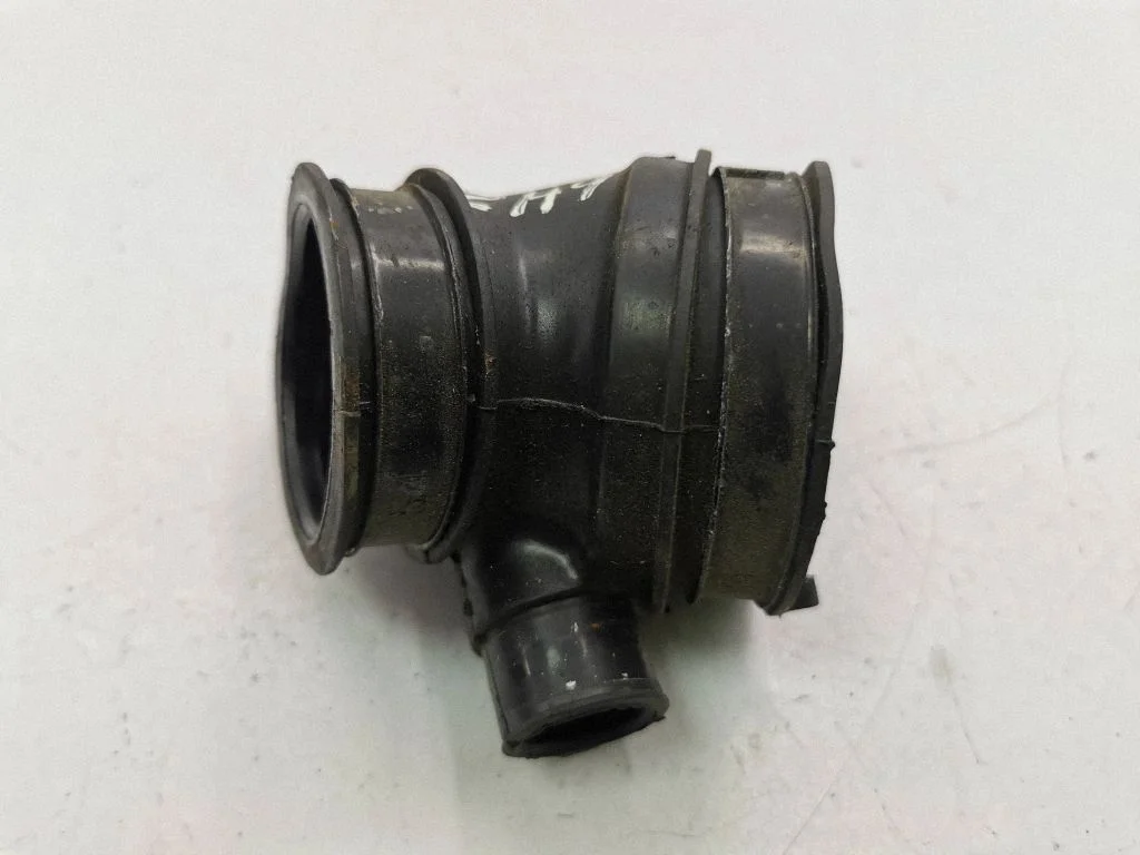 Air intake hose/pipe