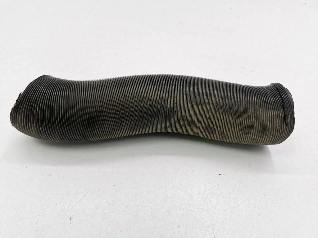 Air intake hose/pipe