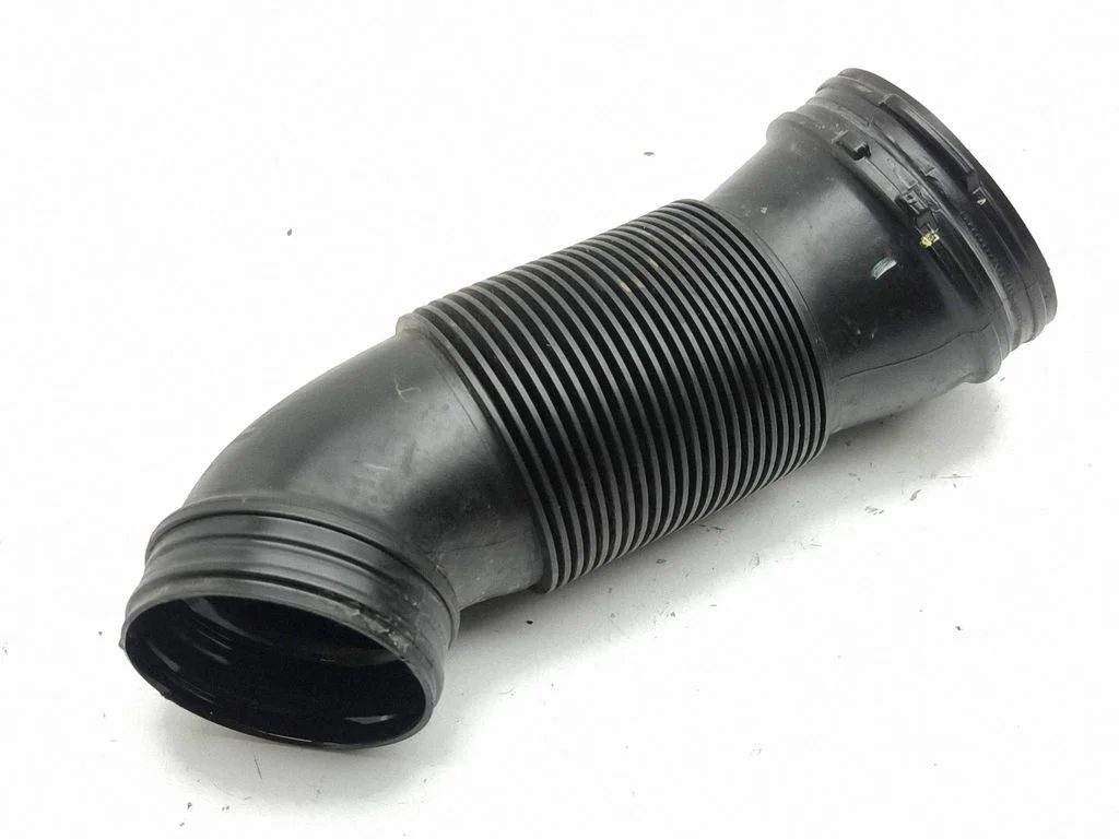 Air intake hose/pipe 5Q0129684D