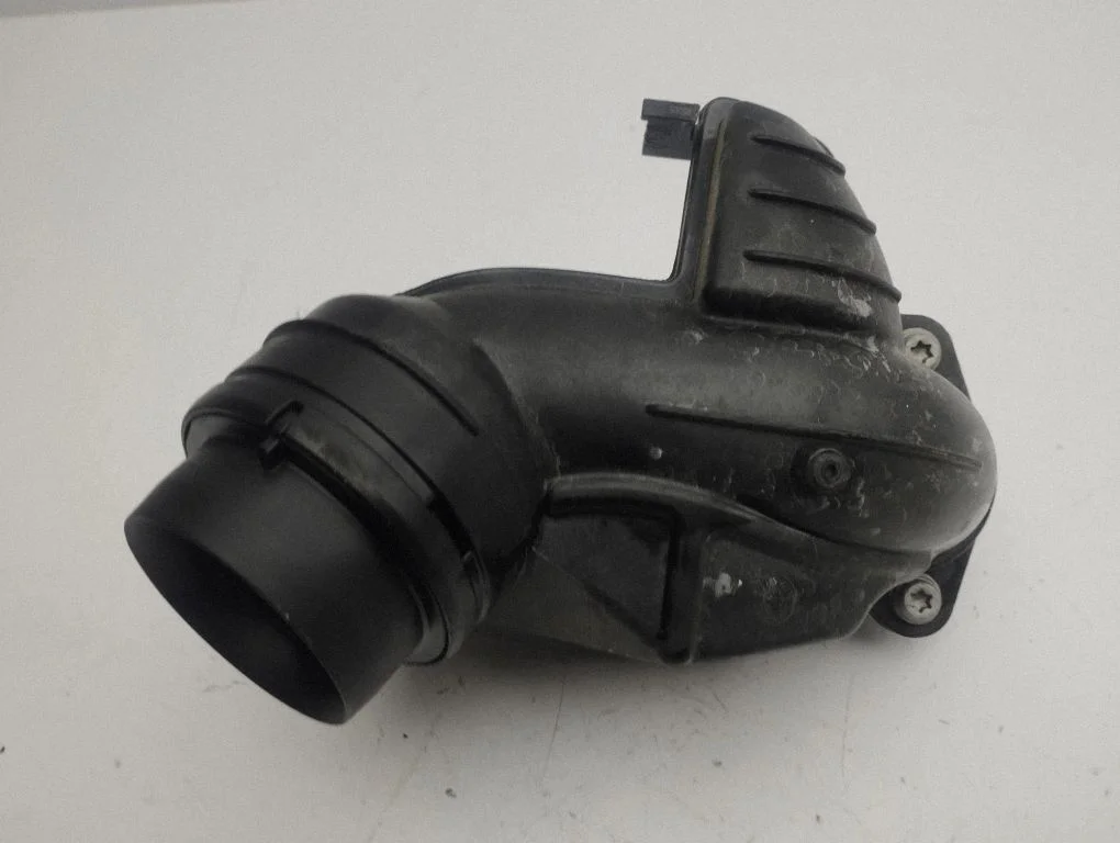 Õhu sisselaske voolik (-ud)/ toru (-d) 05C129654