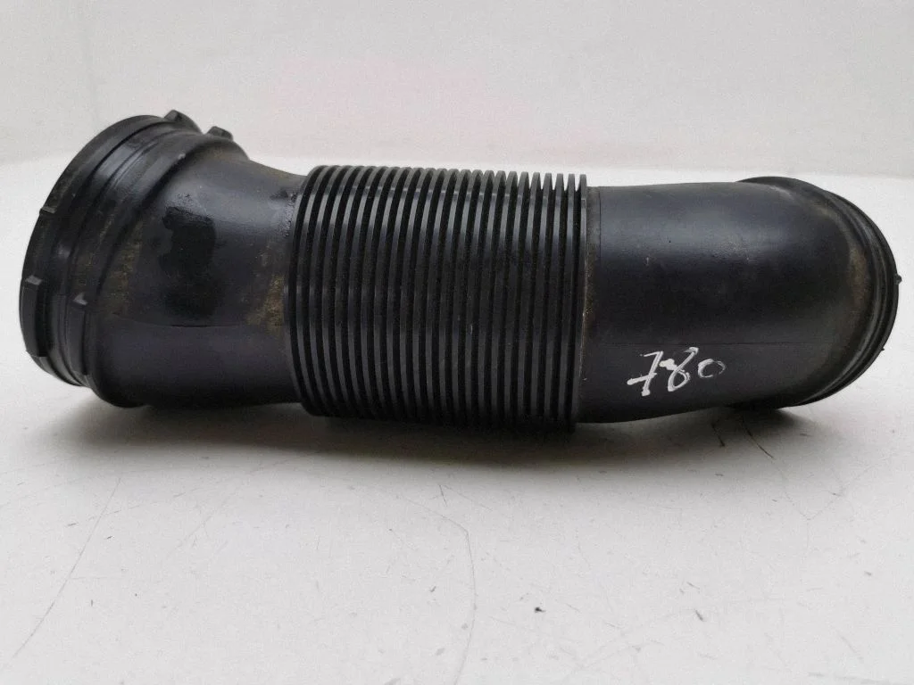 Air intake hose/pipe 5Q0129684E