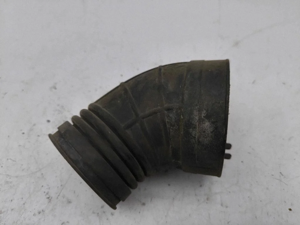 Air intake hose/pipe
