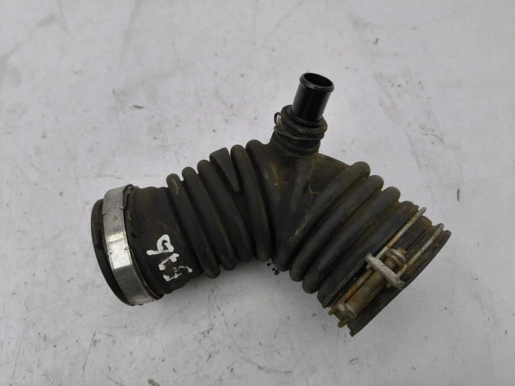 Air intake hose/pipe
