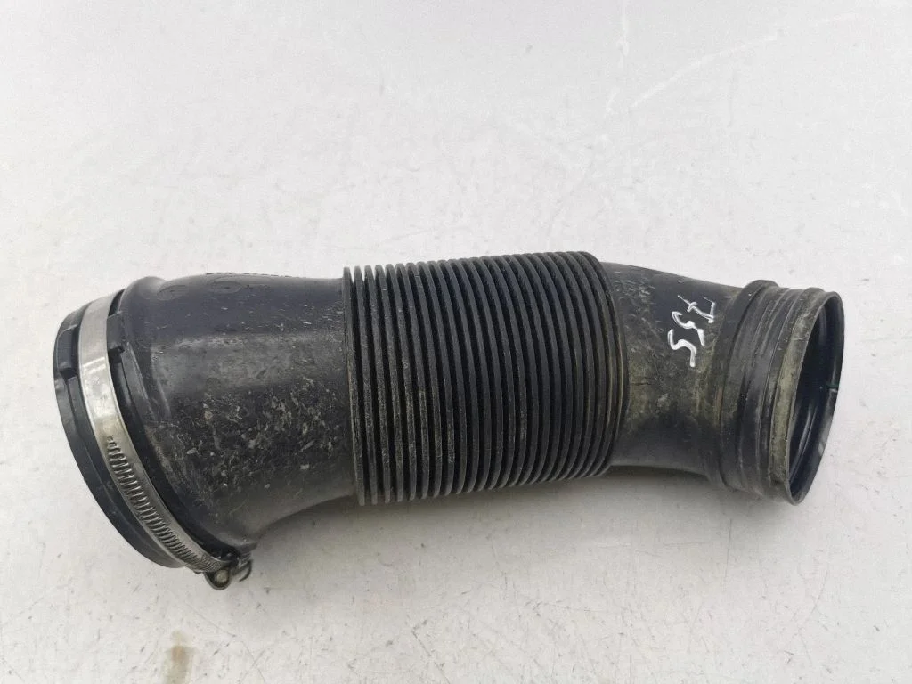 Air intake hose/pipe 5Q0129684C