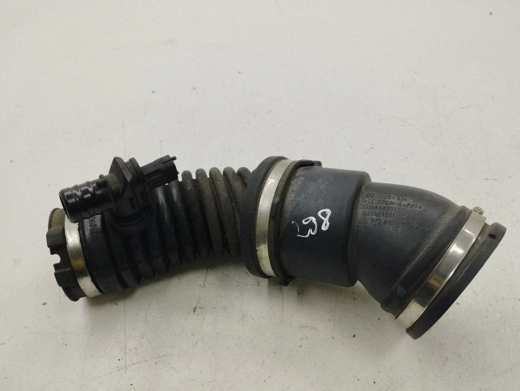 Õhu sisselaske voolik (-ud)/ toru (-d) – Opel Astra H (2004-2012)