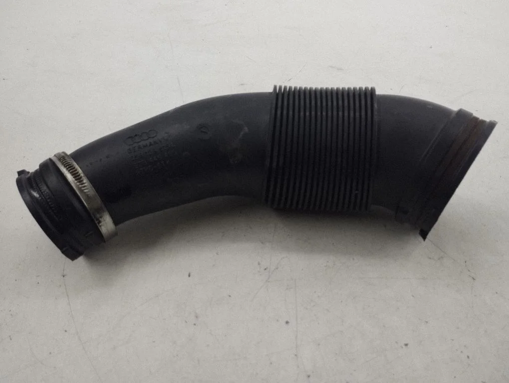 Air intake hose/pipe 059129615L