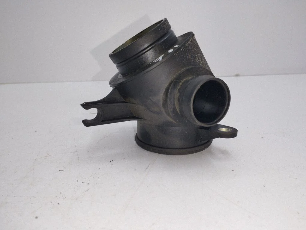 Air intake hose/pipe 059129955P