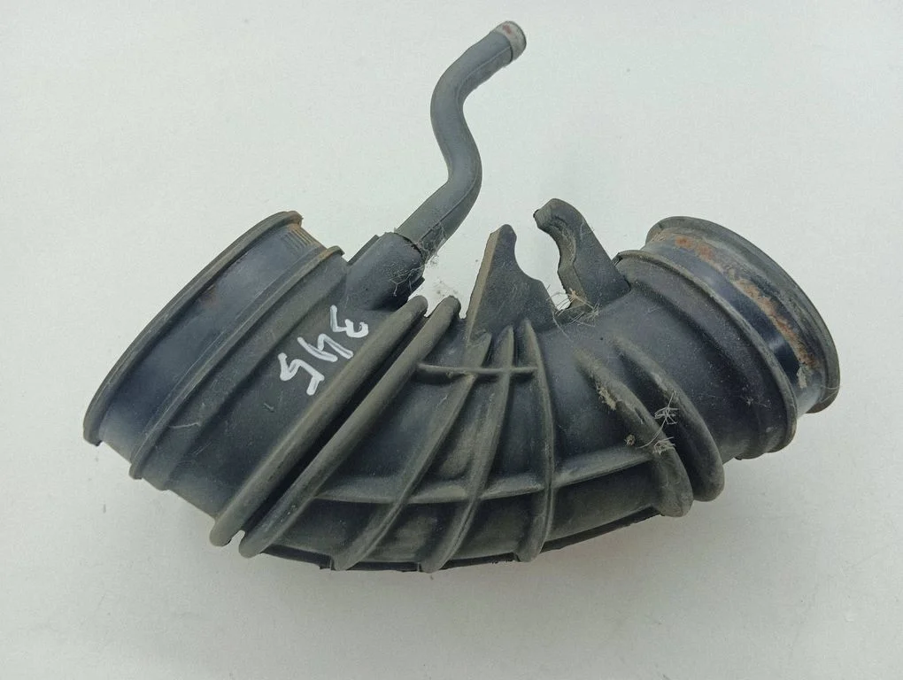 Air intake hose/pipe