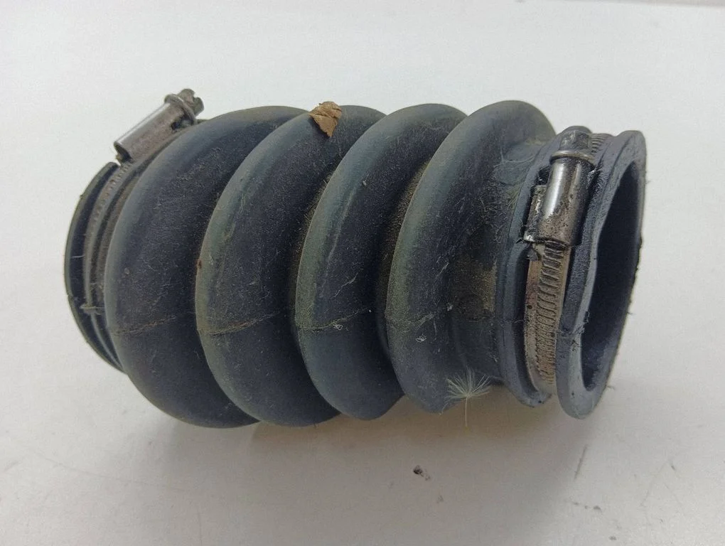 Air intake hose/pipe