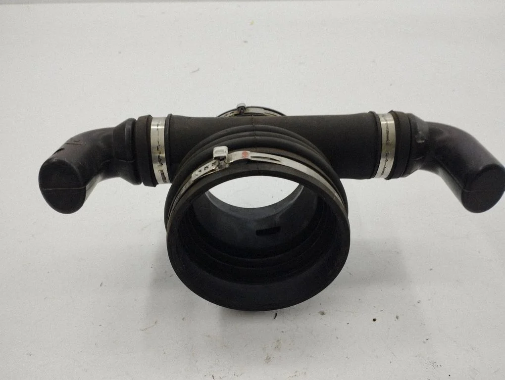 Air intake hose/pipe 215889